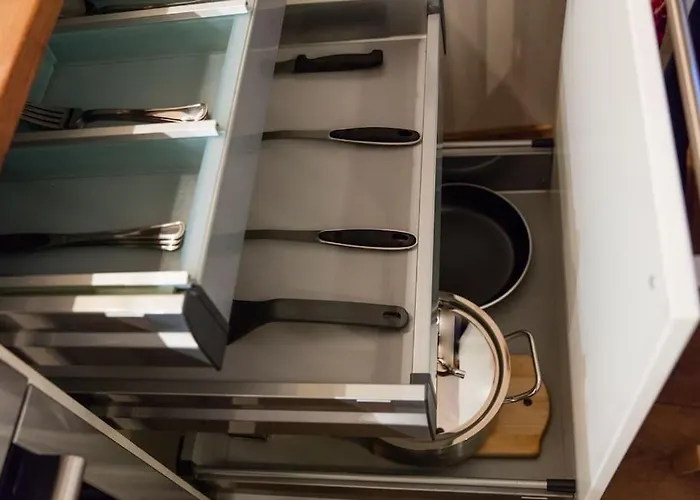 Dictumfactum Modern Viru Gates * 塔林