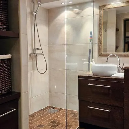 Dictumfactum Modern Viru Gates *